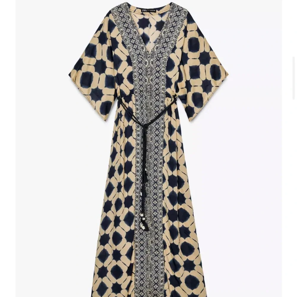 Printed Kaftan Dress. Chic Black and Cream oversized XS- S. - Picture 2 of 12